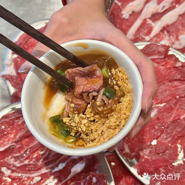 这家全球🌏有肉源的牛肉火锅的肉感确实不一样
