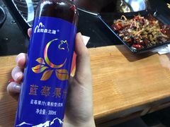 -果松木炭酸菜铜火锅·外婆参鸡汤