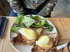-Common Table · Brunch & Coffee