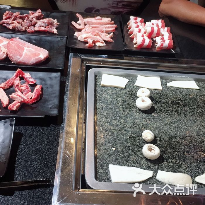 三味真火石板烤肉