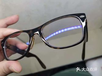 镜啡眼镜（陆家嘴店）很高级的搭配