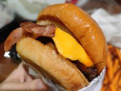 布里欧修特堡-The Habit Burger Grill 哈比特汉堡(爱琴海店)