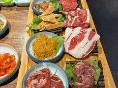 -明洞阿姨·韩式酱蟹烤肉·创意料理(三元桥店)