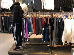 -UNDER ARMOUR(八达岭奥莱店)