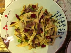 -胡桃里音乐餐厅(陶溪川店)(川湘赣菜·世界百大酒庄直供红酒·音乐表演)
