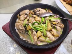 铁板姜葱焗生蚝-麒麟山景大酒店岭南汇海鲜酒家(沙井店)