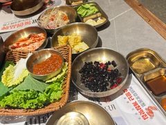-草家酱蟹炭火烤肉店(珲春南路一店)