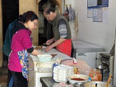 -老字号眼镜子煎包汤包店