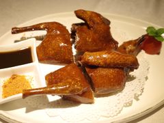 玻璃脆皮乳鸽-粤秀餐厅(国货店)