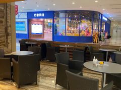 大堂-麦当劳(新世纪环球中心店)