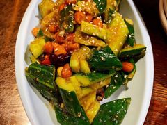 蒜末拍黄瓜-小俩口烧烤东北菜(双井店)