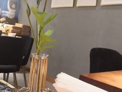 -POKEE VIA&Brunch·维娅(重庆来福士店)