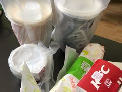 -肯德基(东安路站店)