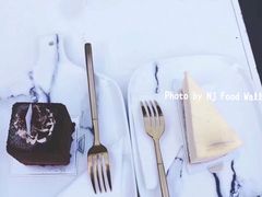 小布朗-UNI UNI(环亚凯瑟琳店)