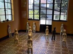 -Nathalie Djurberg与Hans Berg“牛皮纸包裹的月亮”-Prada荣宅当季展览