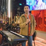 天生五音不全的我，在这间酒吧高歌一曲
