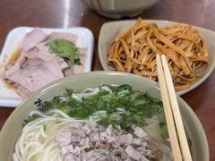 -亮亮面馆(经六路店)