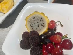 -雍容荟帝王蟹活龙虾展台自助(IFS黑金店)