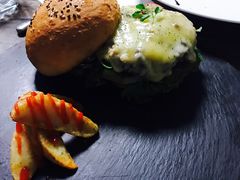 -HIGH FIVE哈福手工汉堡(桂林路店)