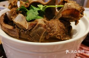 Hand-grabbed Grassland Beef Bone Stew