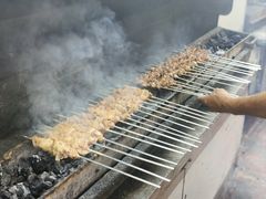 -烤肉小伙烤肉店
