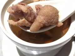 杏仁炖雪梨-柴门头啖汤·经典川菜·慢火汤品(锦城万达店)