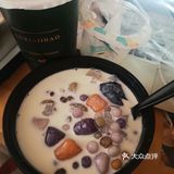 边追剧边吃 也太舒坦了吧 肚子饱饱的