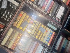 -钟书阁(松江泰晤士小镇店)