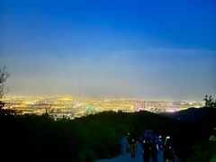 -鬼笑石后山停车场
