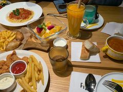 -菲滋意式餐厅(海宁银泰城店)