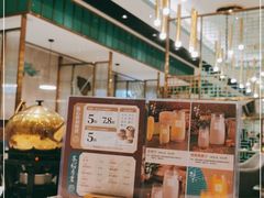 面包甜点陈列柜-稻香酒家·33年老字号·港式粤菜(富邦中心店)