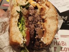 -The Habit Burger Grill 哈比特汉堡(复兴soho店)