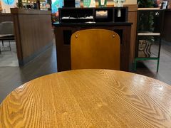 大堂-星巴克(无锡百联奥特莱斯店)