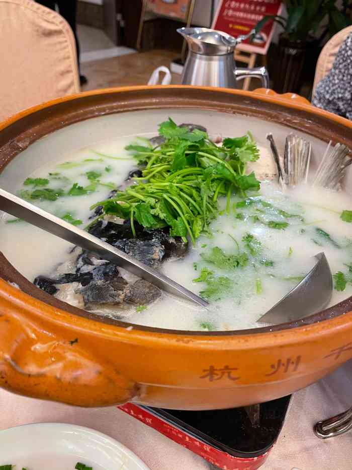 千岛湖鱼味馆(十字街总店)-"骑龙巷口星巴克对面,很好找,旁边有很大的