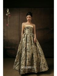 -雪中彩影婚纱摄影·微光艺术中心