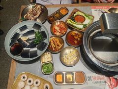 -草家酱蟹炭火烤肉店(珲春南路一店)