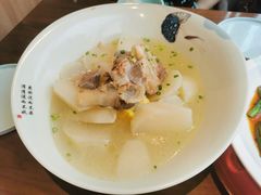 -有红鸡毛店·川菜(建设路店)