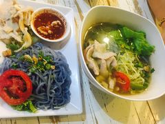 -蝶豆花蓝面条