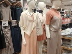 实物图-优衣库(东莞东城万达广场店)