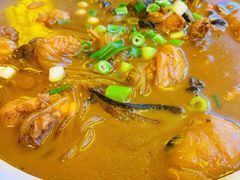 小鸡炖蘑菇-闯关东东北农家菜(崂山石老人店)