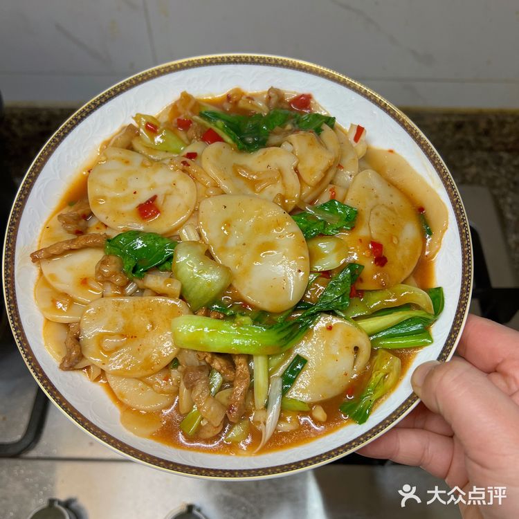 江西汤煮年糕，和记忆里学校旁边小店的味道一样哒[加油]