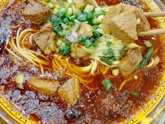 -胥佳烧鸡公牛肉面馆