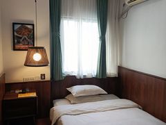 -拖板鞋咖啡旅行酒店(春熙路地铁站店)