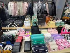 -URBAN REVIVO(北京斯普瑞斯奥特莱斯店)