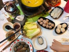 -鲜入围煮花胶鸡海鲜火锅