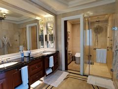 -广州富力丽思卡尔顿酒店