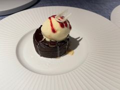 熔岩巧克力配香草冰淇淋-弦月窗LUNETTE BY AMANDA(复兴路店)