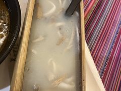 -香巴拉云南餐厅(华莱坞店)