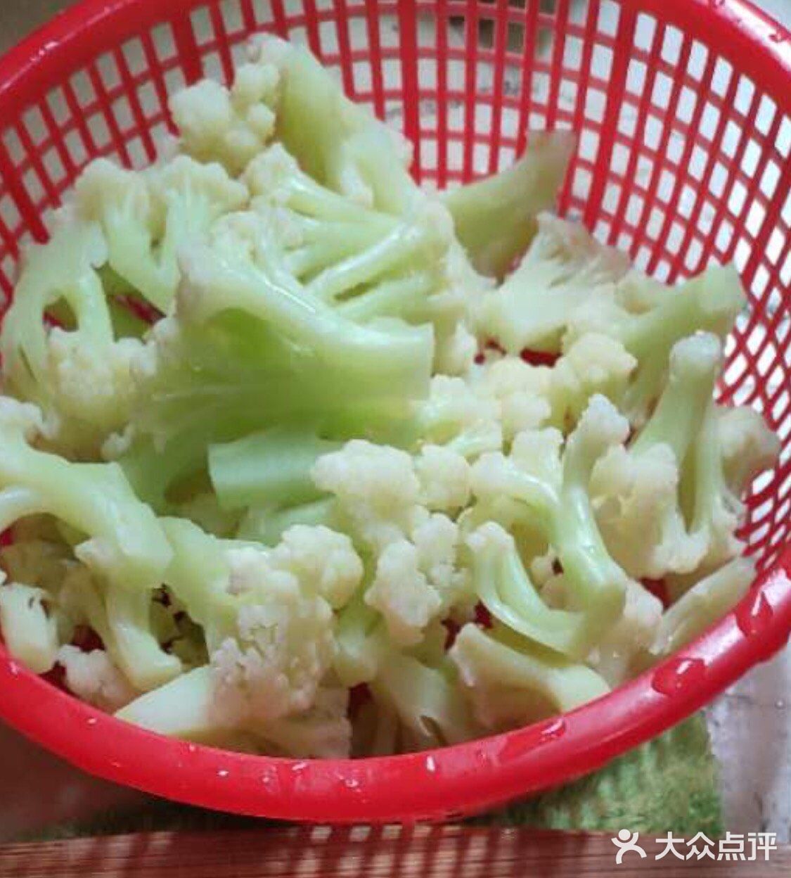 5分钟快手菜之花菜炒肉片。