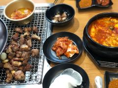 -肉甲韩国木炭烤肉(新壹街1店)